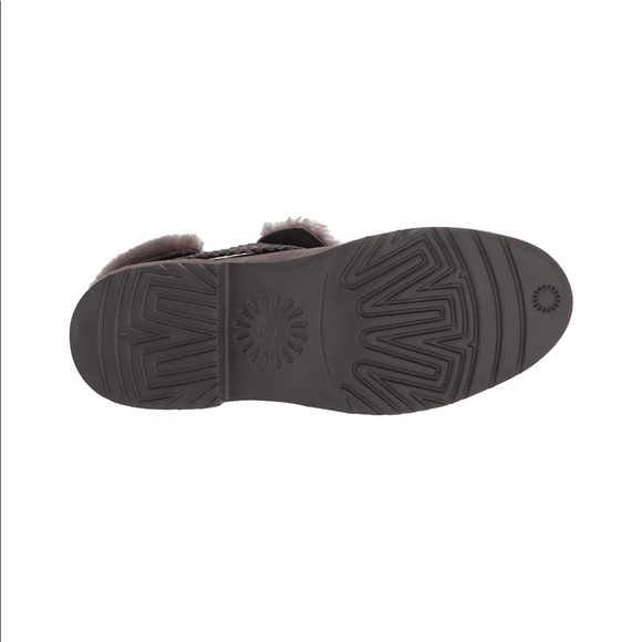 UGG - McKay Boot - Picture 5 of 8